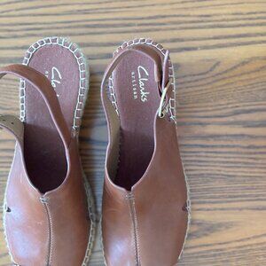 Women's Clarks size 7 brown sandals